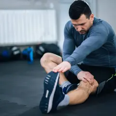 Jak rozciągać nogi? Elastyczność, brak bólu i kontuzji!