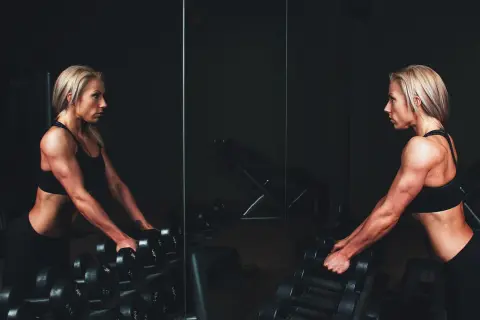 Co to trening anaerobowy? Zbuduj siłę i spalaj tłuszcz efektywnie!