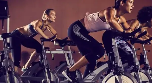 Jazda na rowerze: Cardio dla serca i odchudzania. Jak trenować?