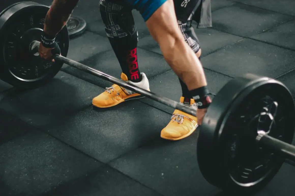 CrossFit a odchudzanie: Czy to klucz do Twojej wymarzonej sylwetki?